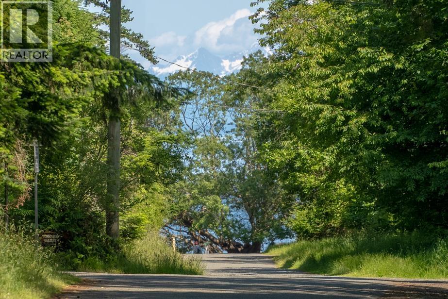 9907 GOWLLAND POINT ROAD, Pender Island