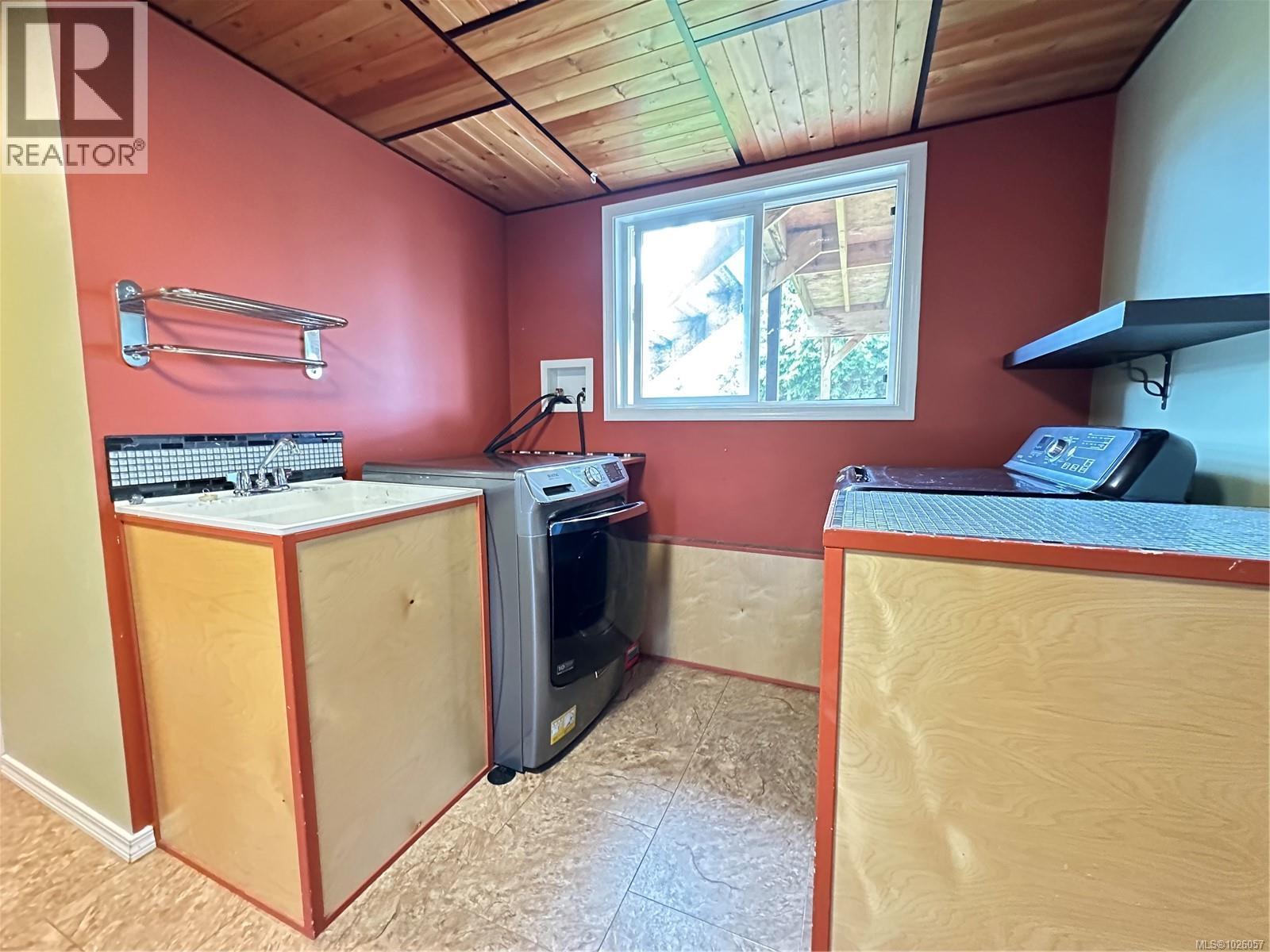 2365 Catala Pl, Port McNeill