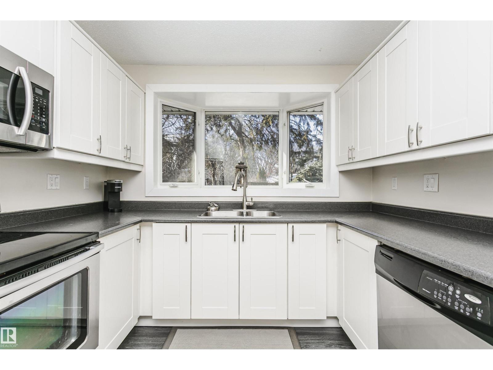 136 Garden RD, St. Albert