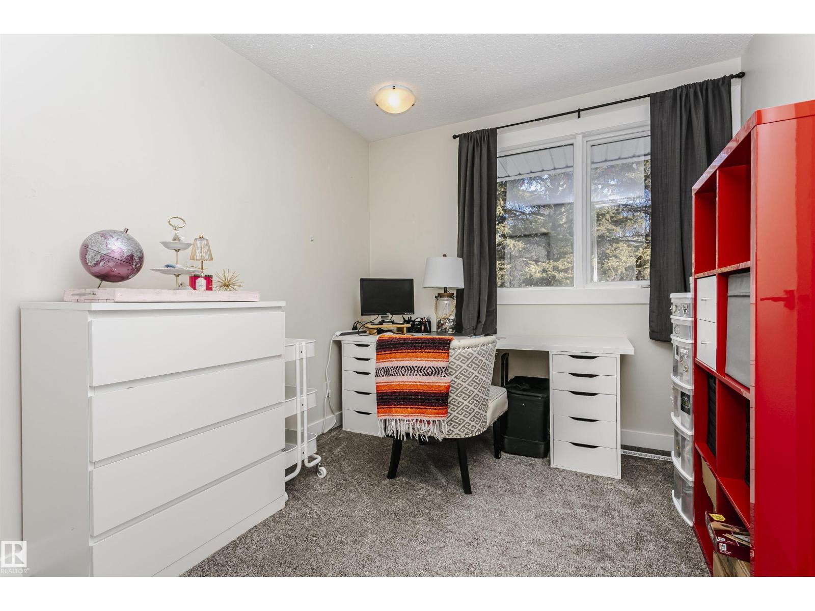 136 Garden RD, St. Albert