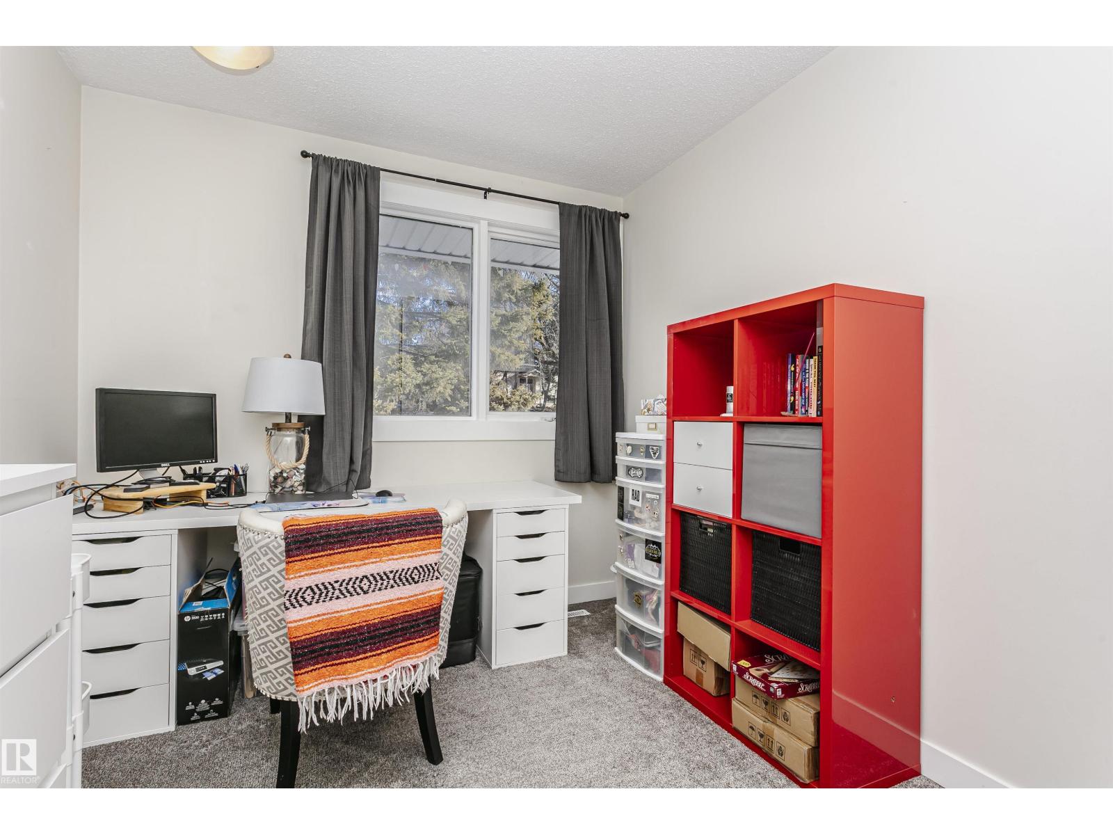 136 Garden RD, St. Albert