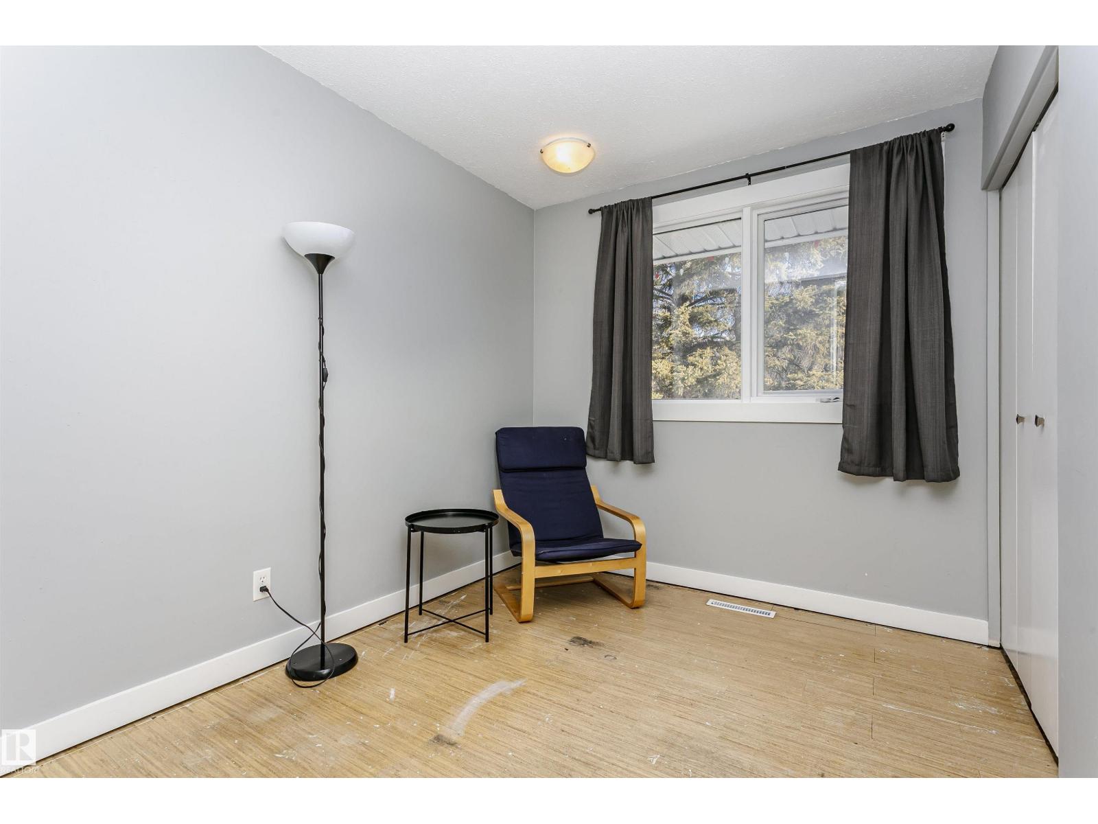 136 Garden RD, St. Albert