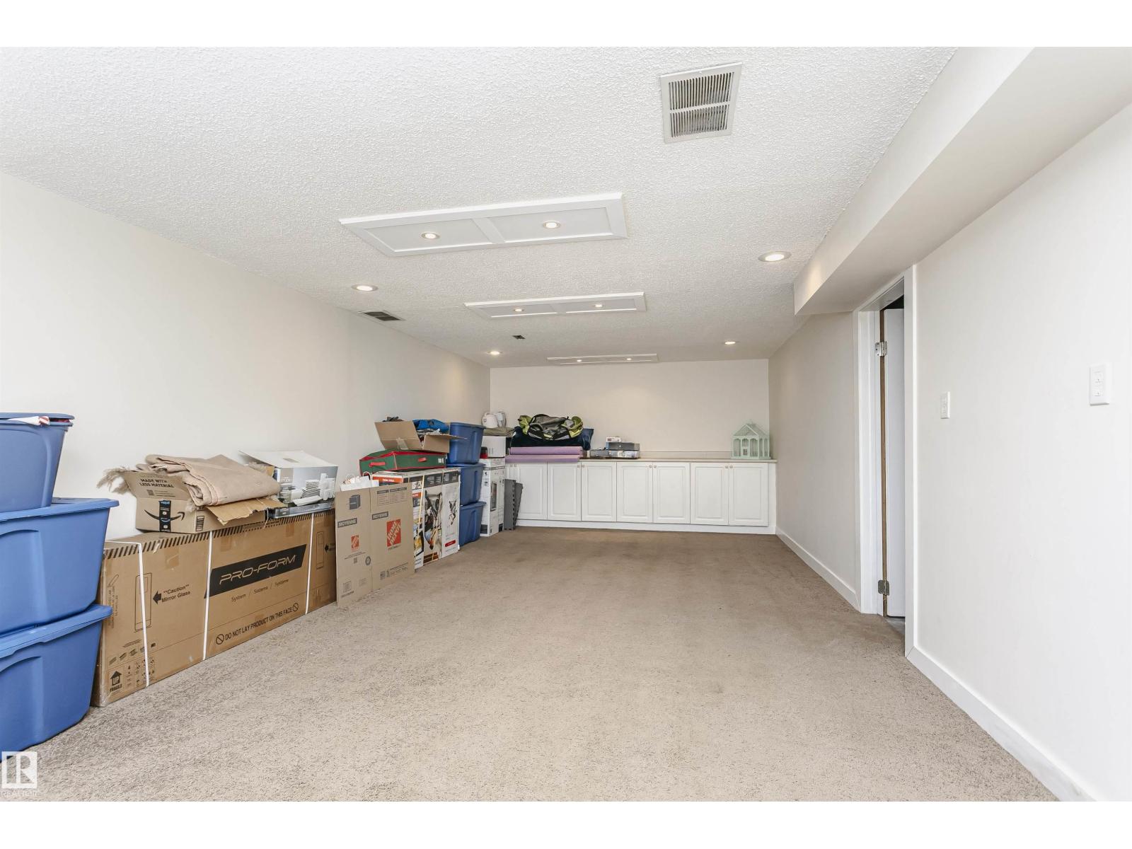 136 Garden RD, St. Albert