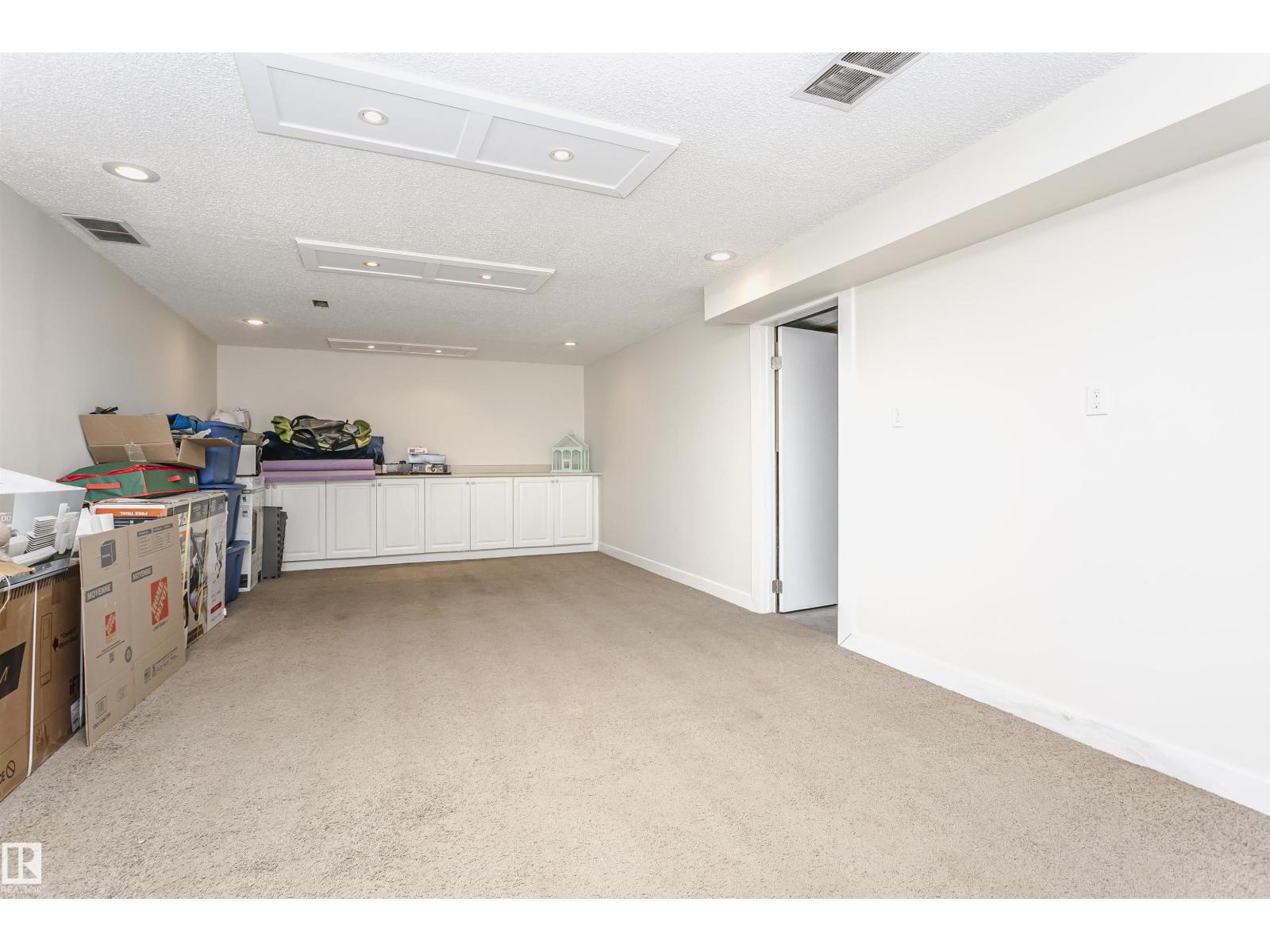 136 Garden RD, St. Albert