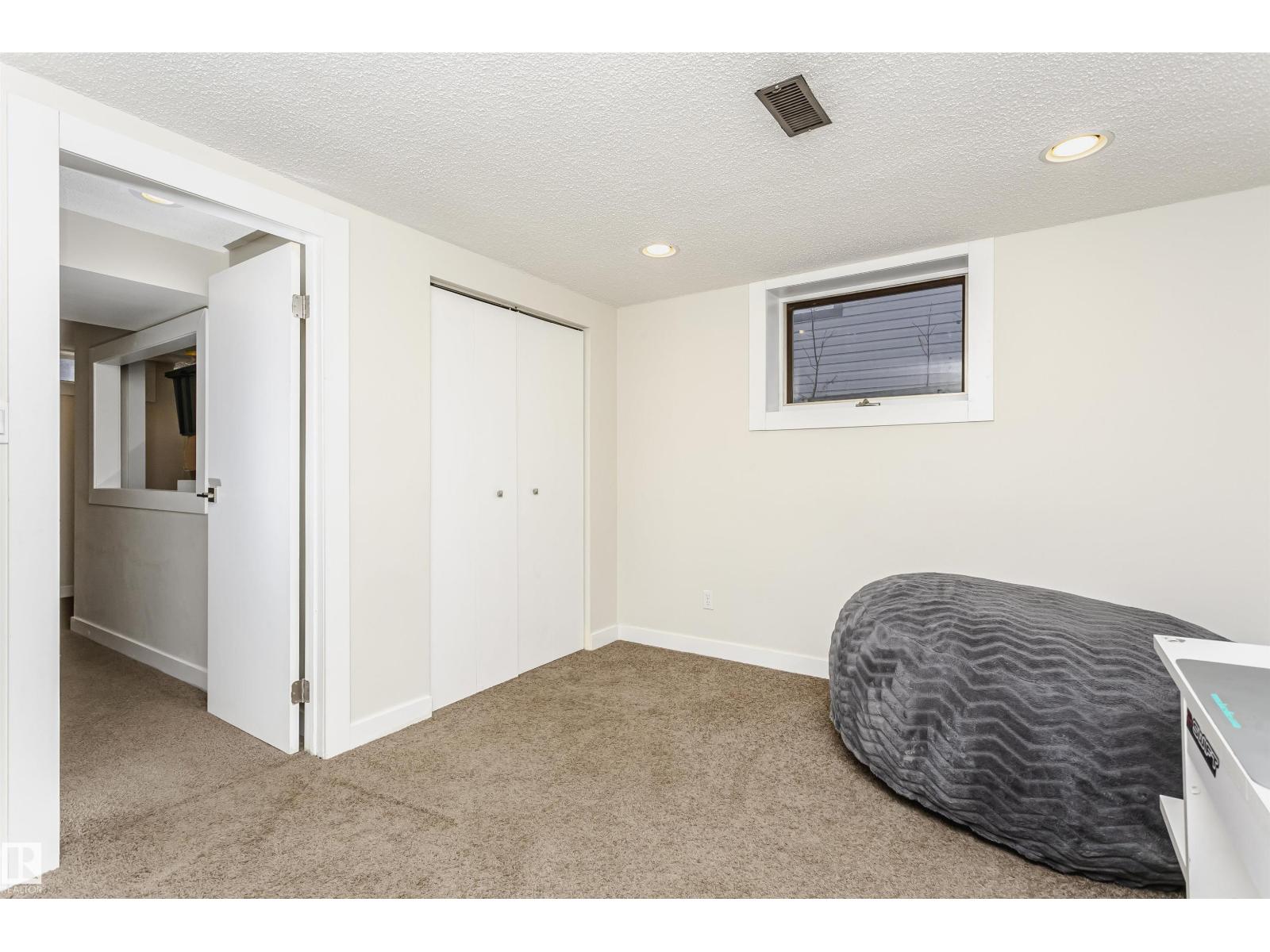 136 Garden RD, St. Albert