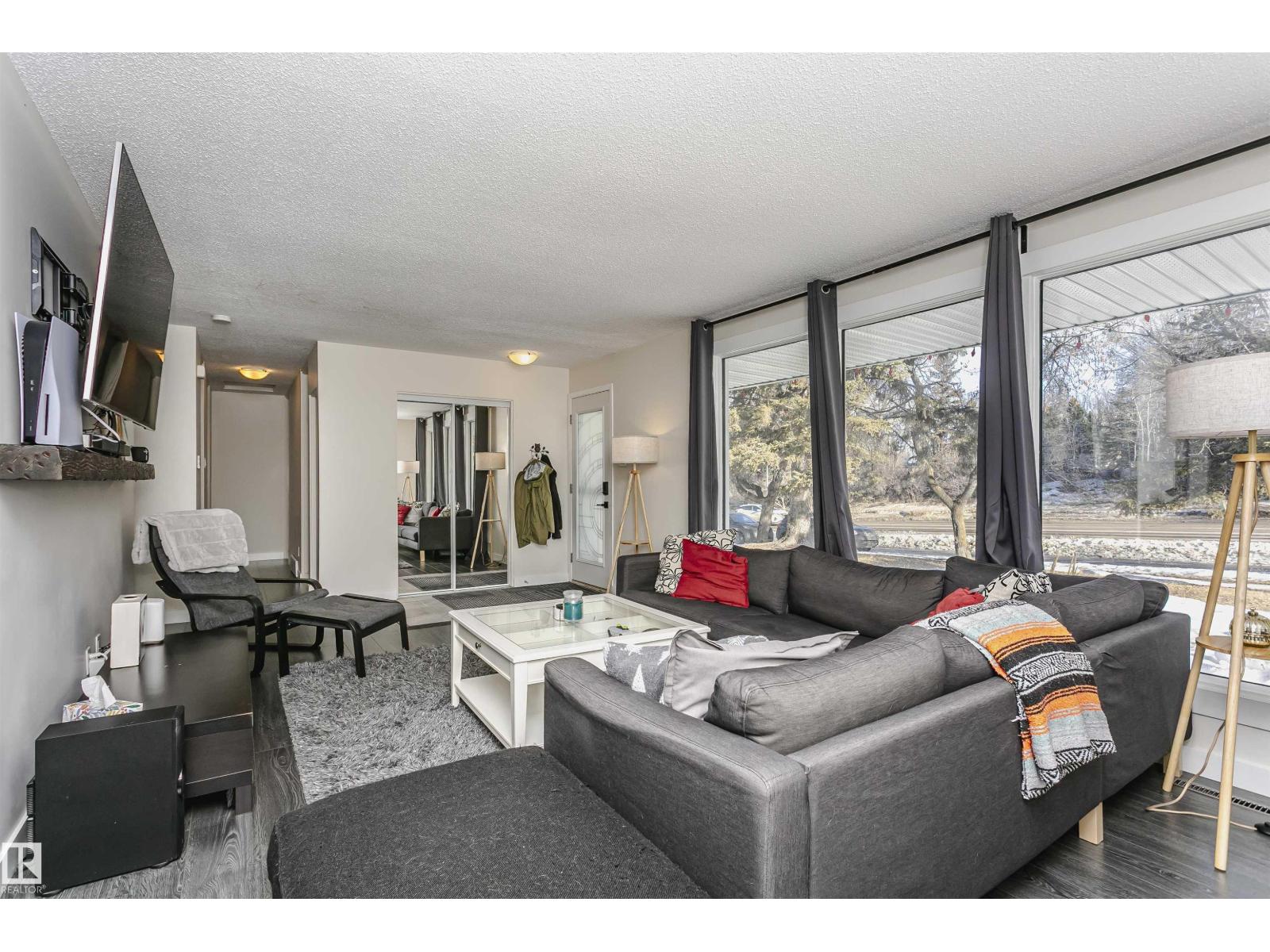 136 Garden RD, St. Albert