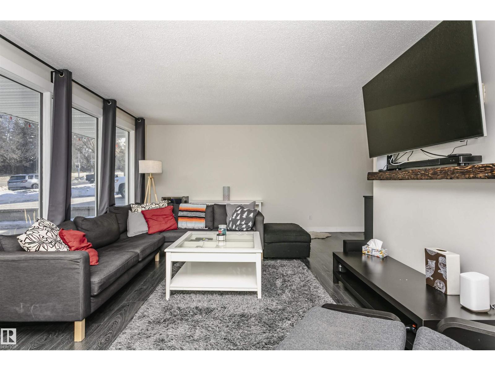 136 Garden RD, St. Albert