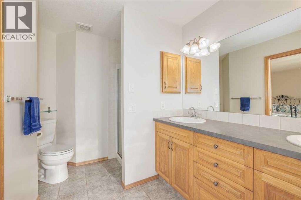 Single Family House for Sale in  Chapala Terrace SE Chaparral Calgary 