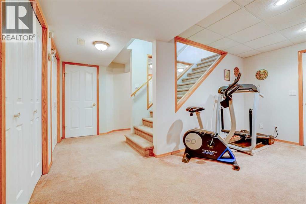 Single Family House for Sale in  Chapala Terrace SE Chaparral Calgary 