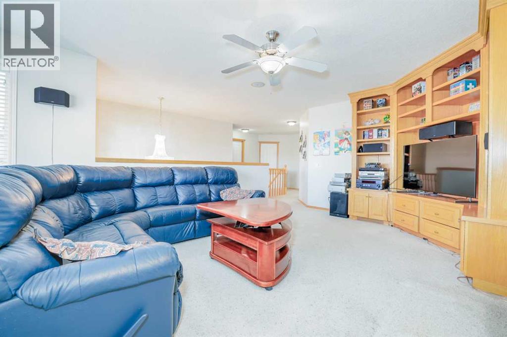 Single Family House for Sale in  Chapala Terrace SE Chaparral Calgary 