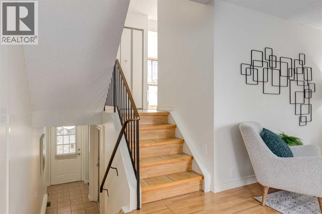 Single Family House 5 Level for Sale in  Point Drive NW Point McKay Calgary 