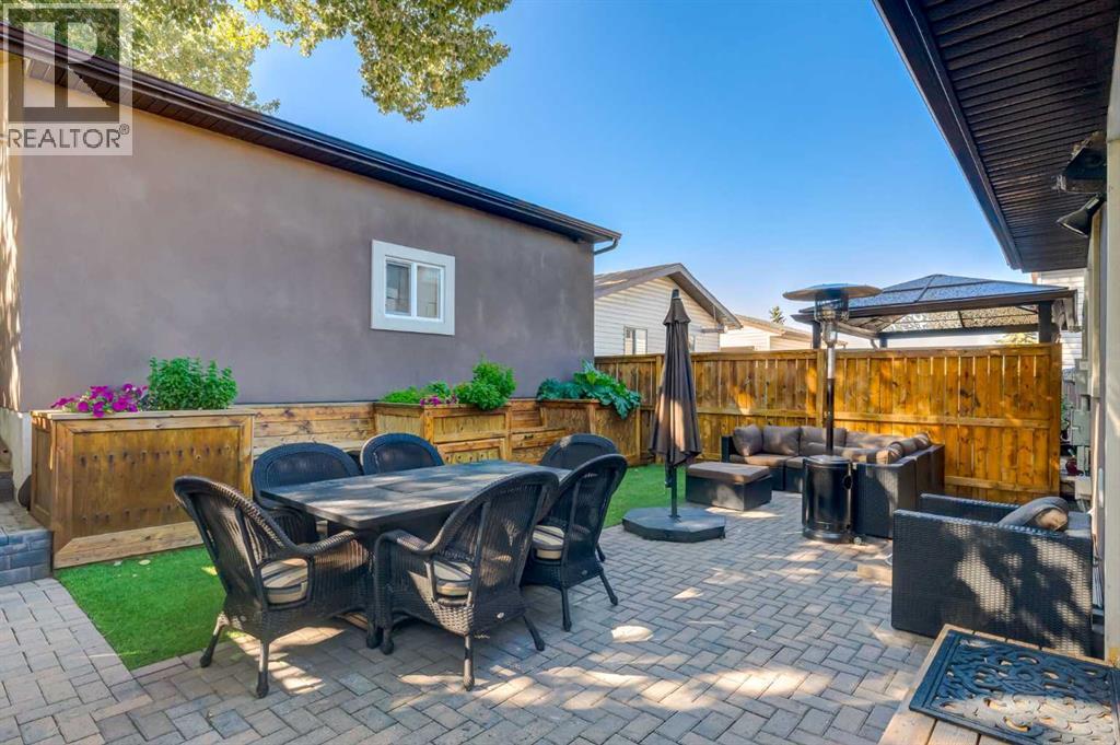 Single Family House Bungalow for Sale in   Avenue SW Glenbrook Calgary 
