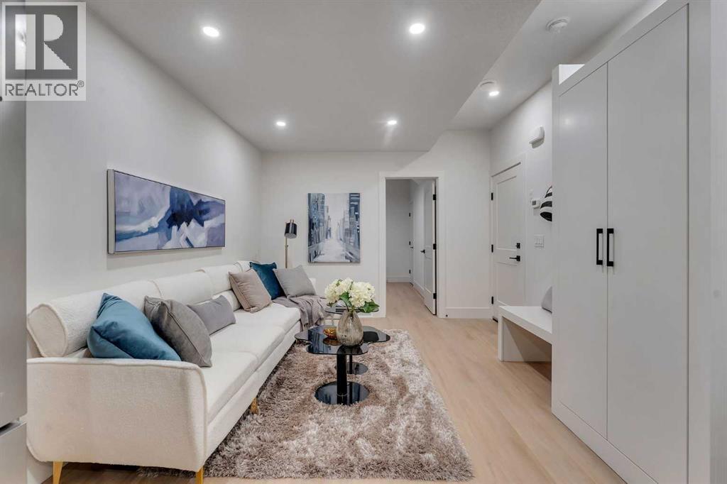 Single Family House for Sale in   Avenue NW Capitol Hill Calgary 