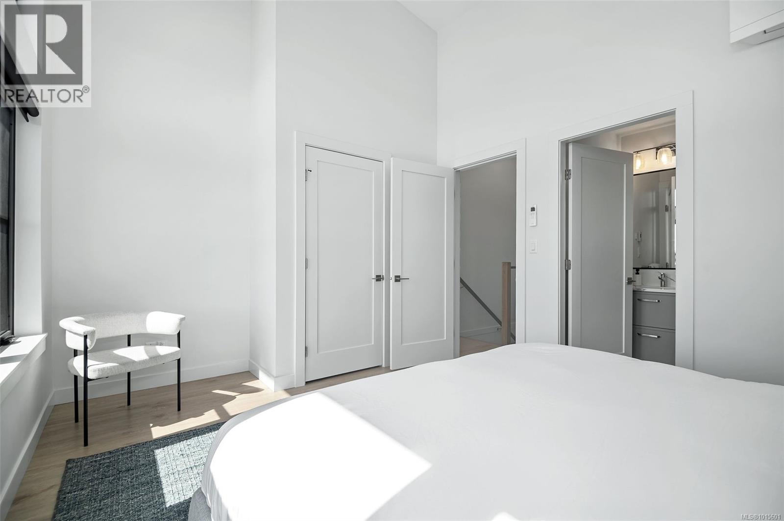 #12 9022 Clarkson Ave - 22