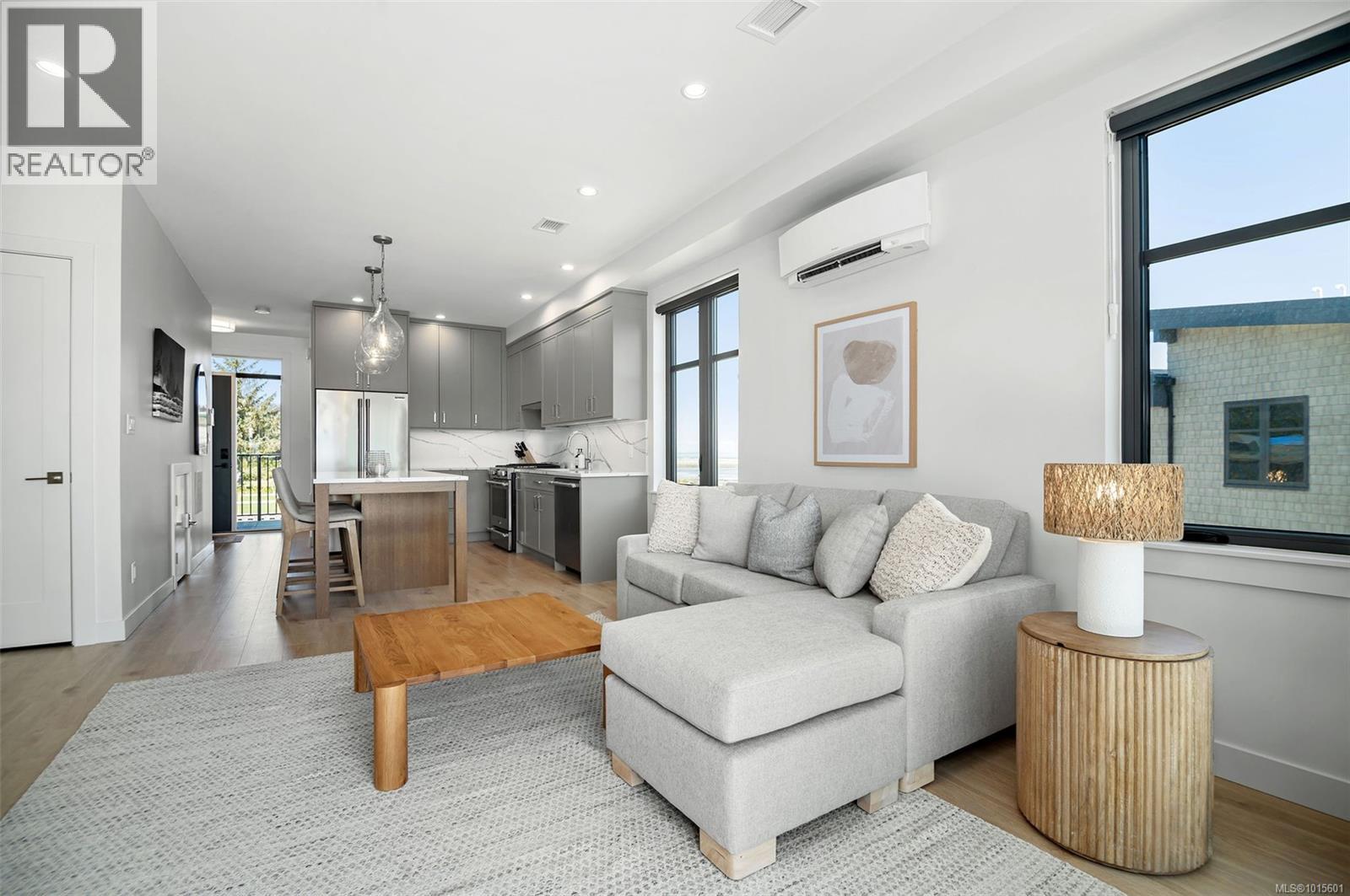 #12 9022 Clarkson Ave - 16