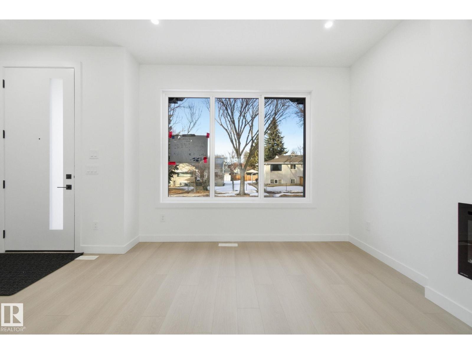 7953 79 AV NW, Edmonton