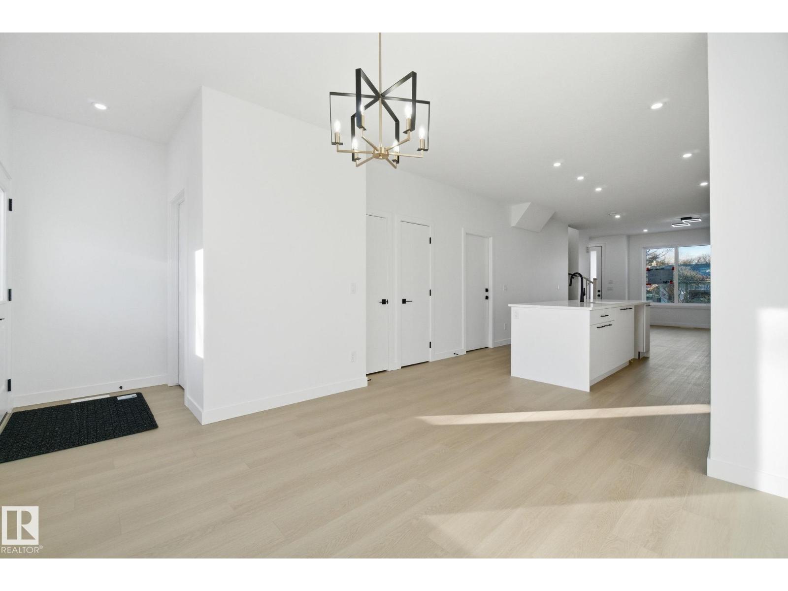 7953 79 AV NW, Edmonton