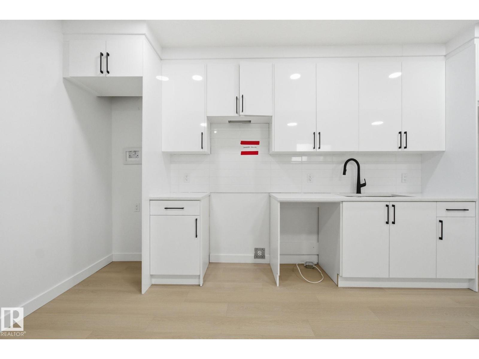 7953 79 AV NW, Edmonton