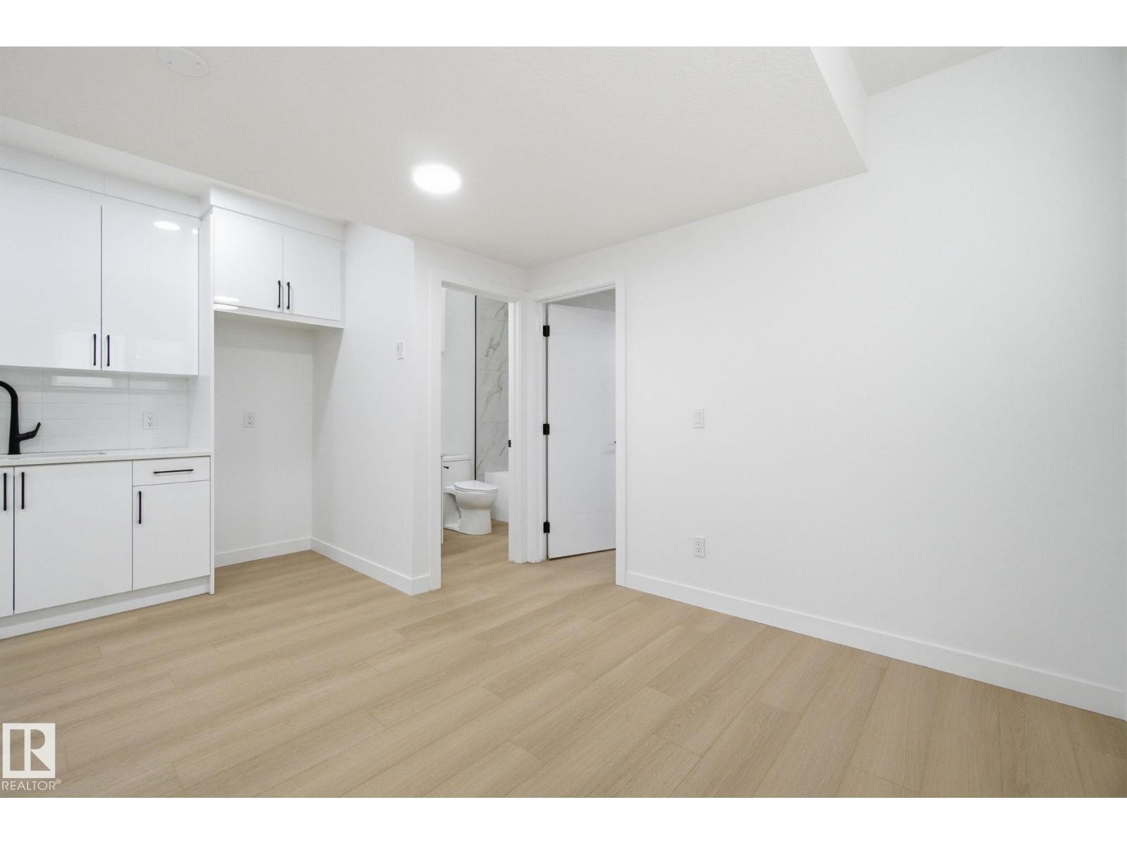 7953 79 AV NW, Edmonton