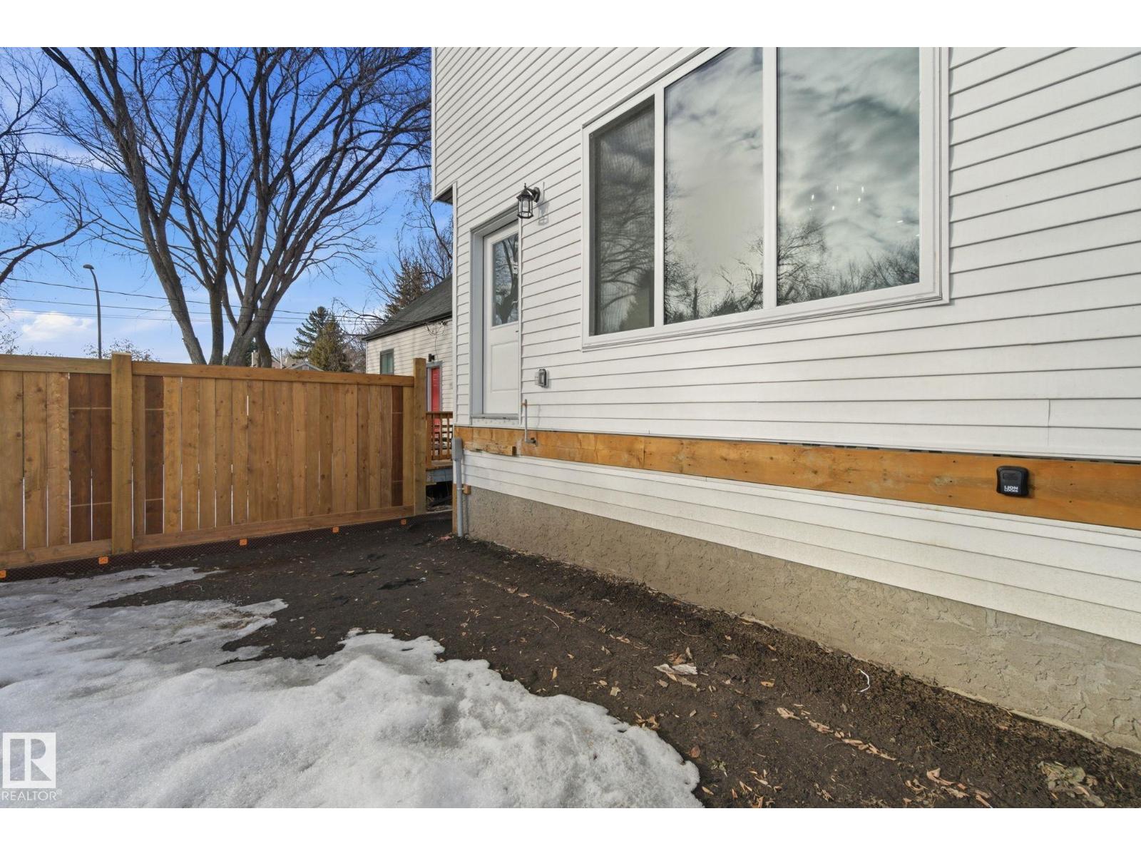 7953 79 AV NW, Edmonton