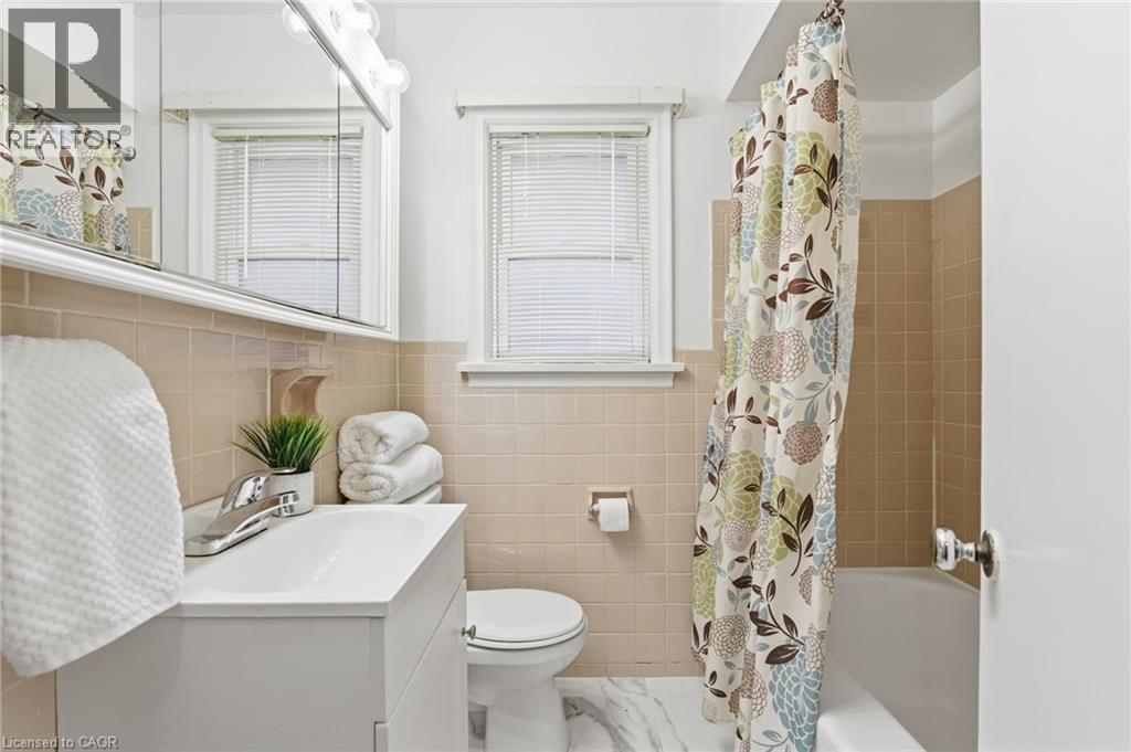 53 LIVINGSTON Avenue, Grimsby, Ontario, L3M1L3 — Photo 10