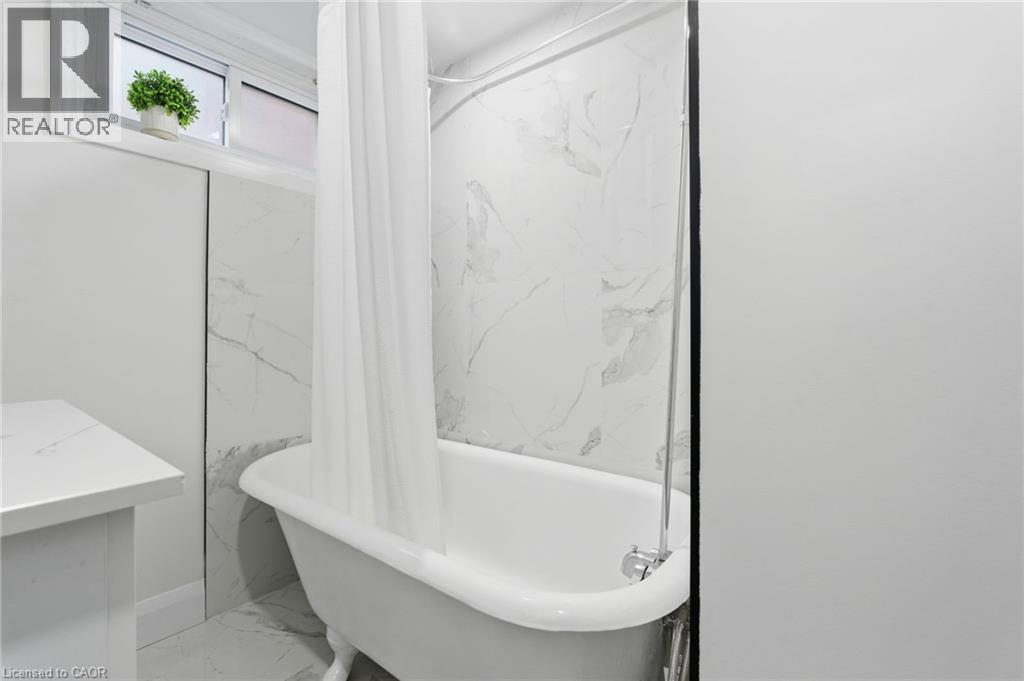 53 LIVINGSTON Avenue, Grimsby, Ontario, L3M1L3 — Photo 26
