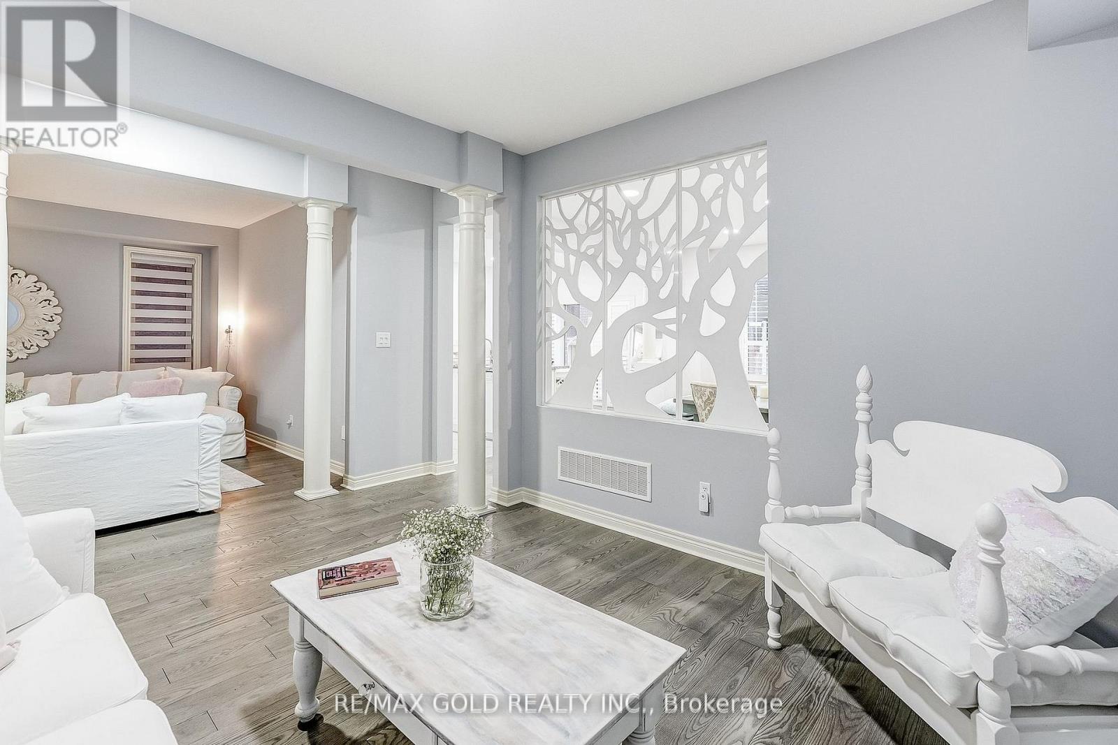 552 BESSBOROUGH DRIVE - 10