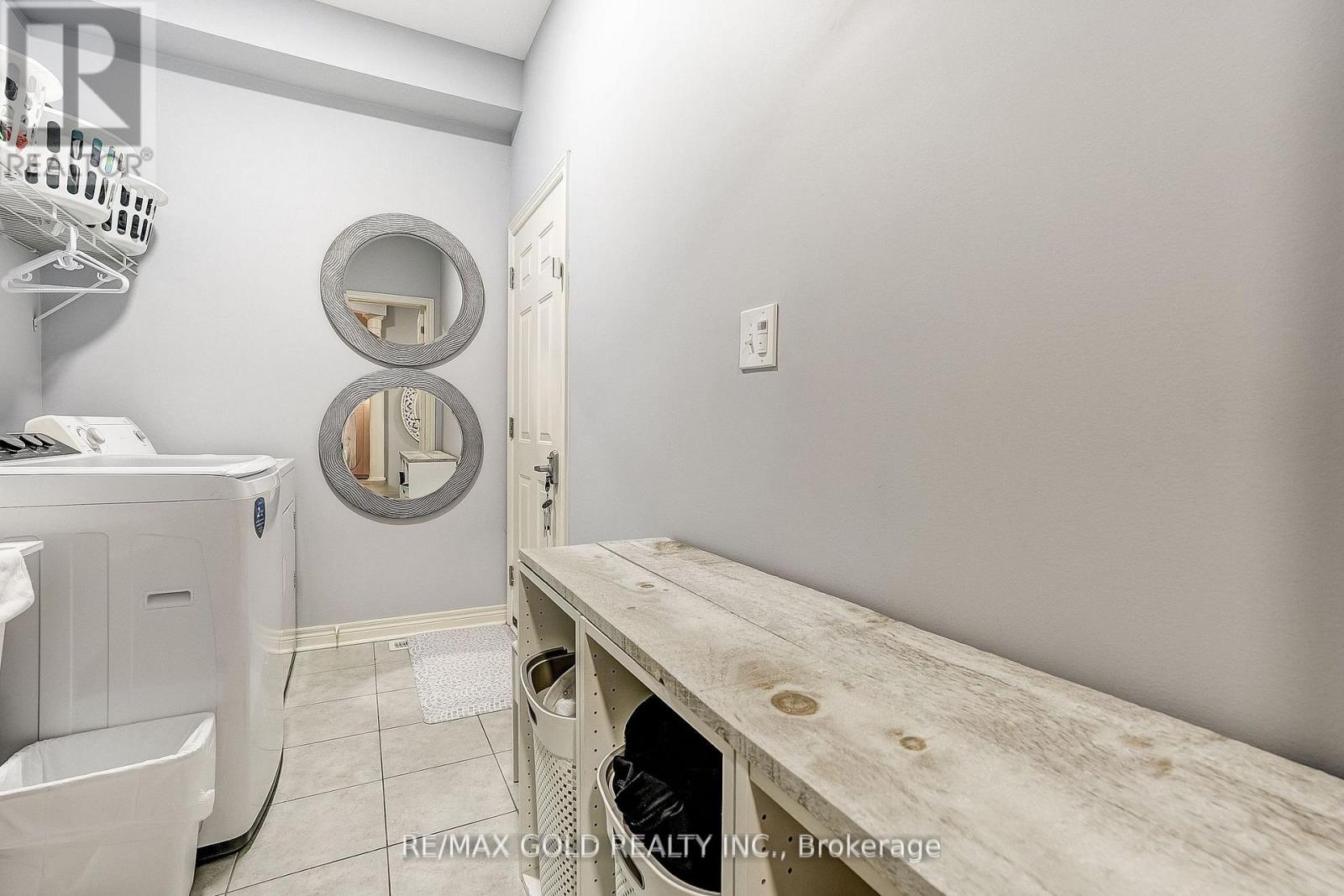 552 BESSBOROUGH DRIVE - 19