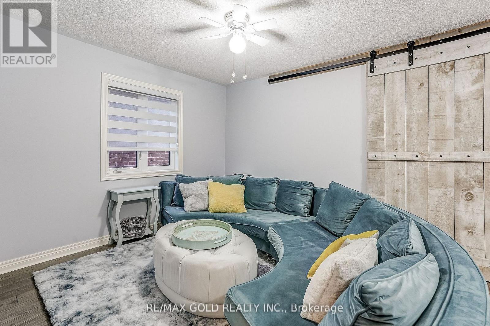 552 BESSBOROUGH DRIVE - 24