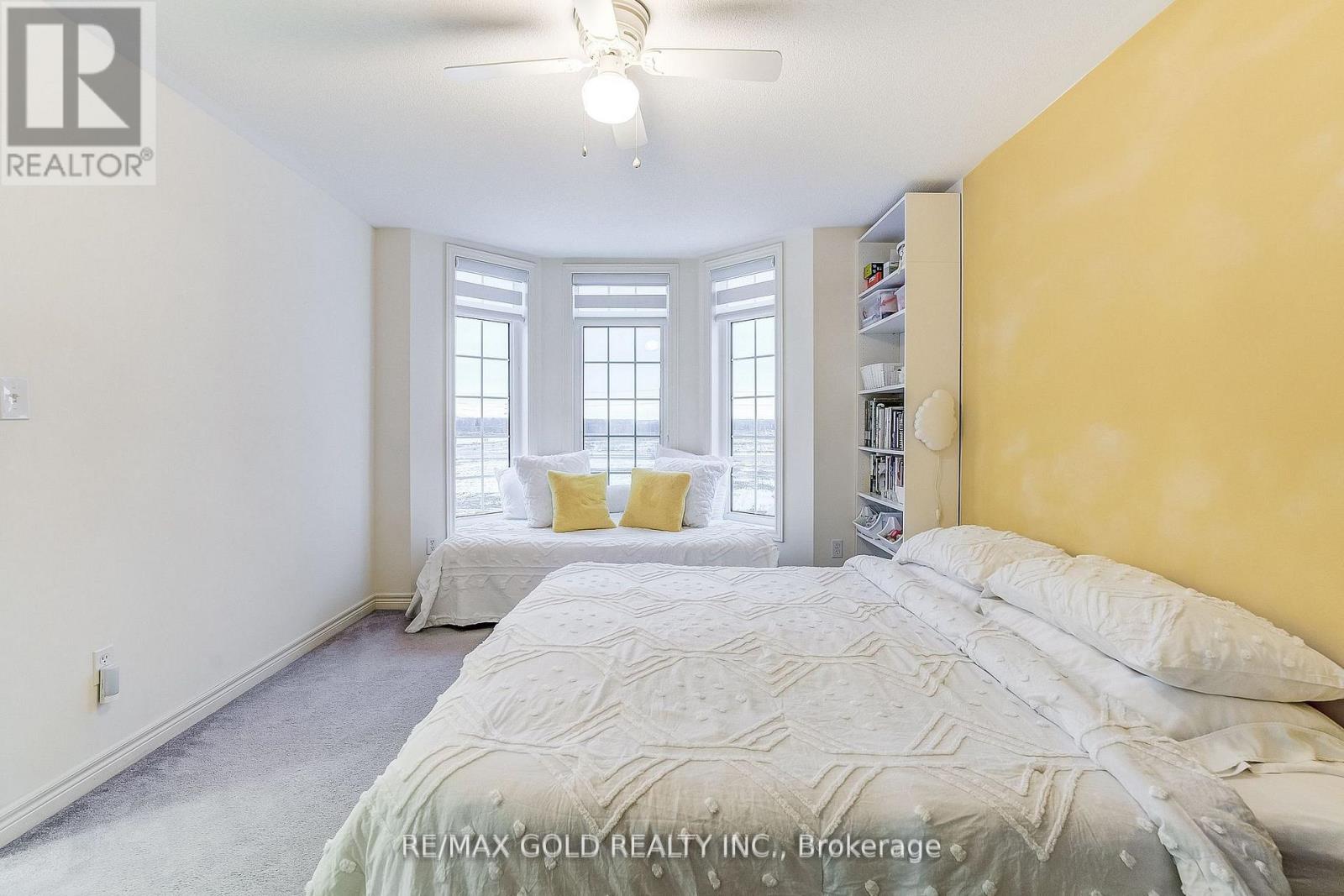552 BESSBOROUGH DRIVE - 25