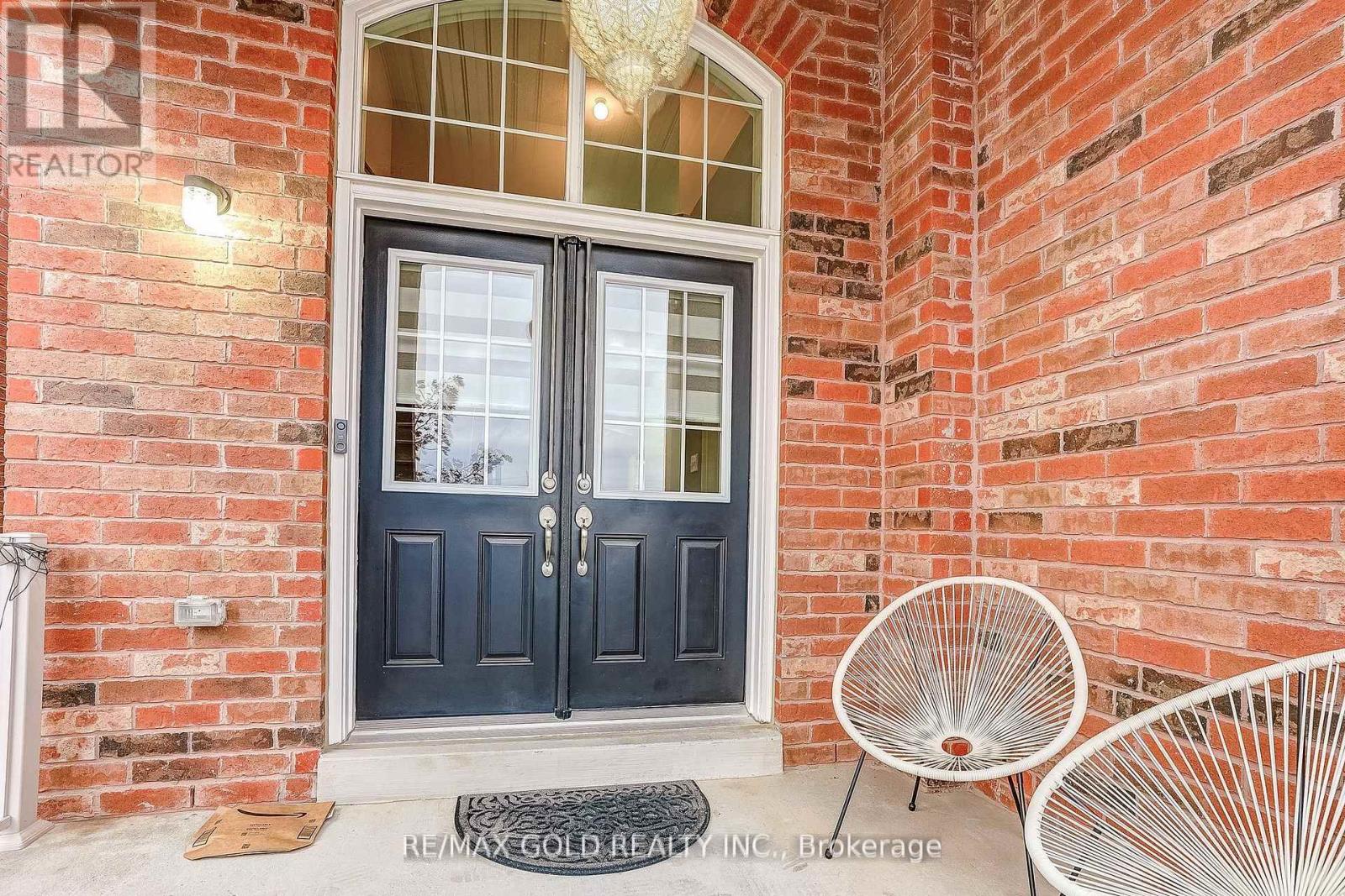 552 BESSBOROUGH DRIVE - 3