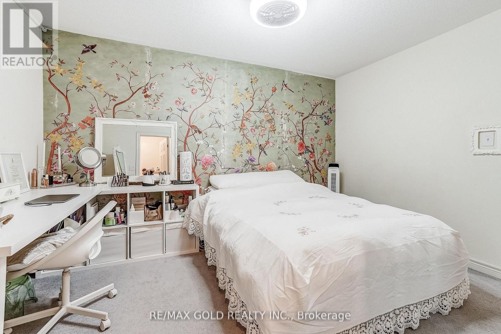 552 BESSBOROUGH DRIVE - 31