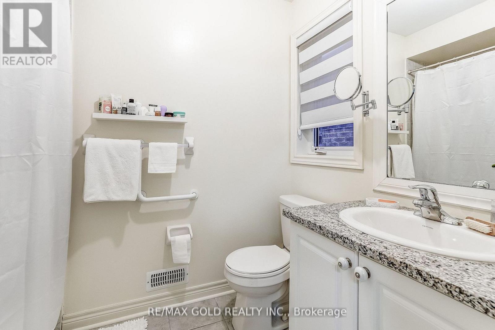 552 BESSBOROUGH DRIVE - 32