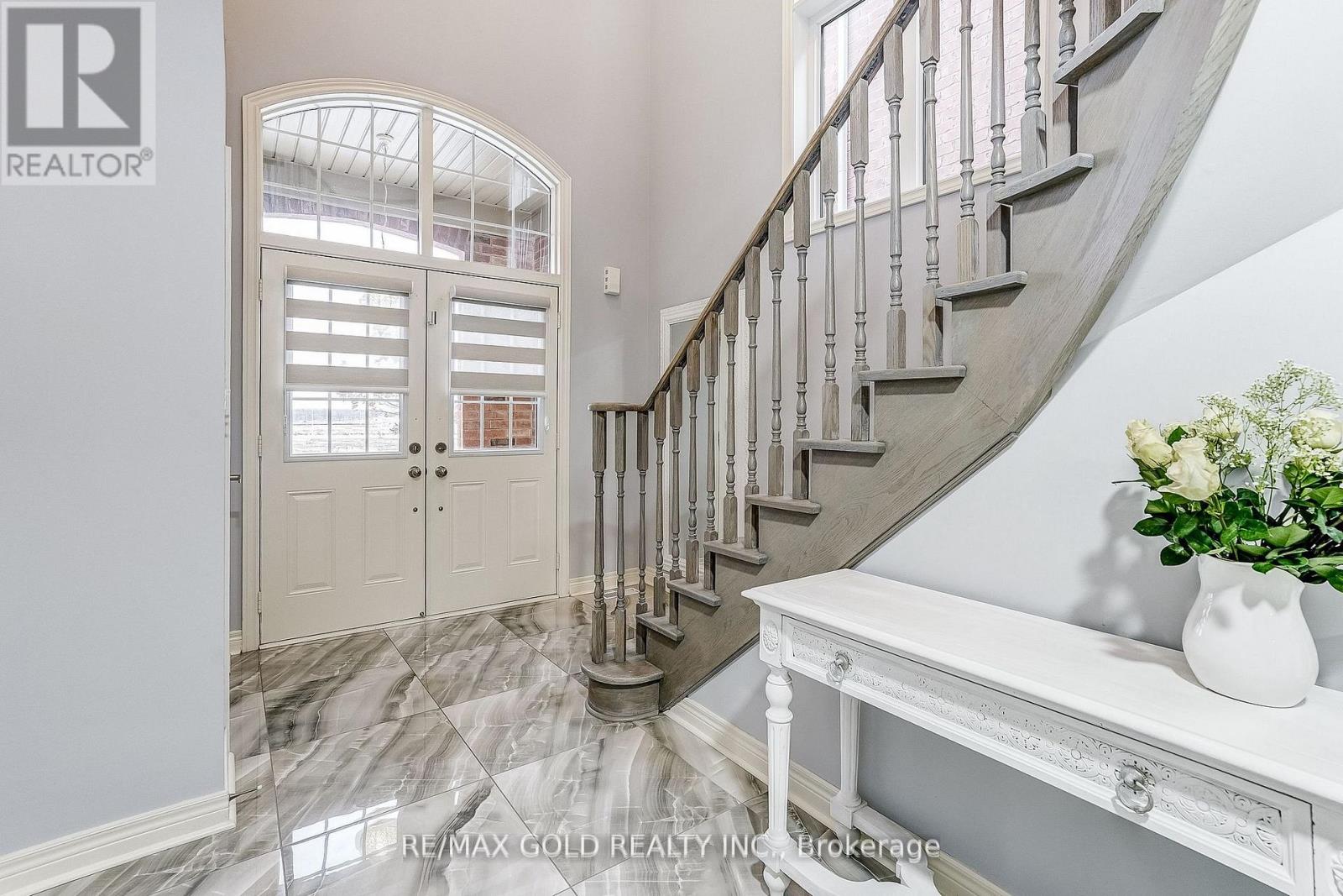 552 BESSBOROUGH DRIVE - 4