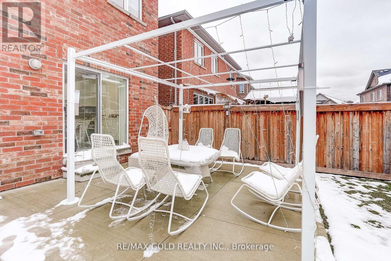 552 BESSBOROUGH DRIVE - 45