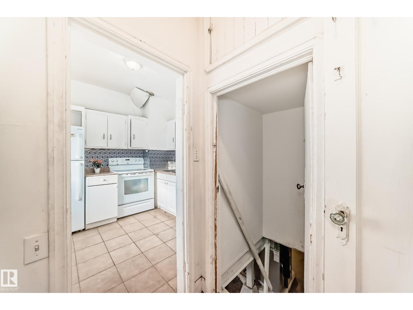 10564 92 ST NW, Edmonton