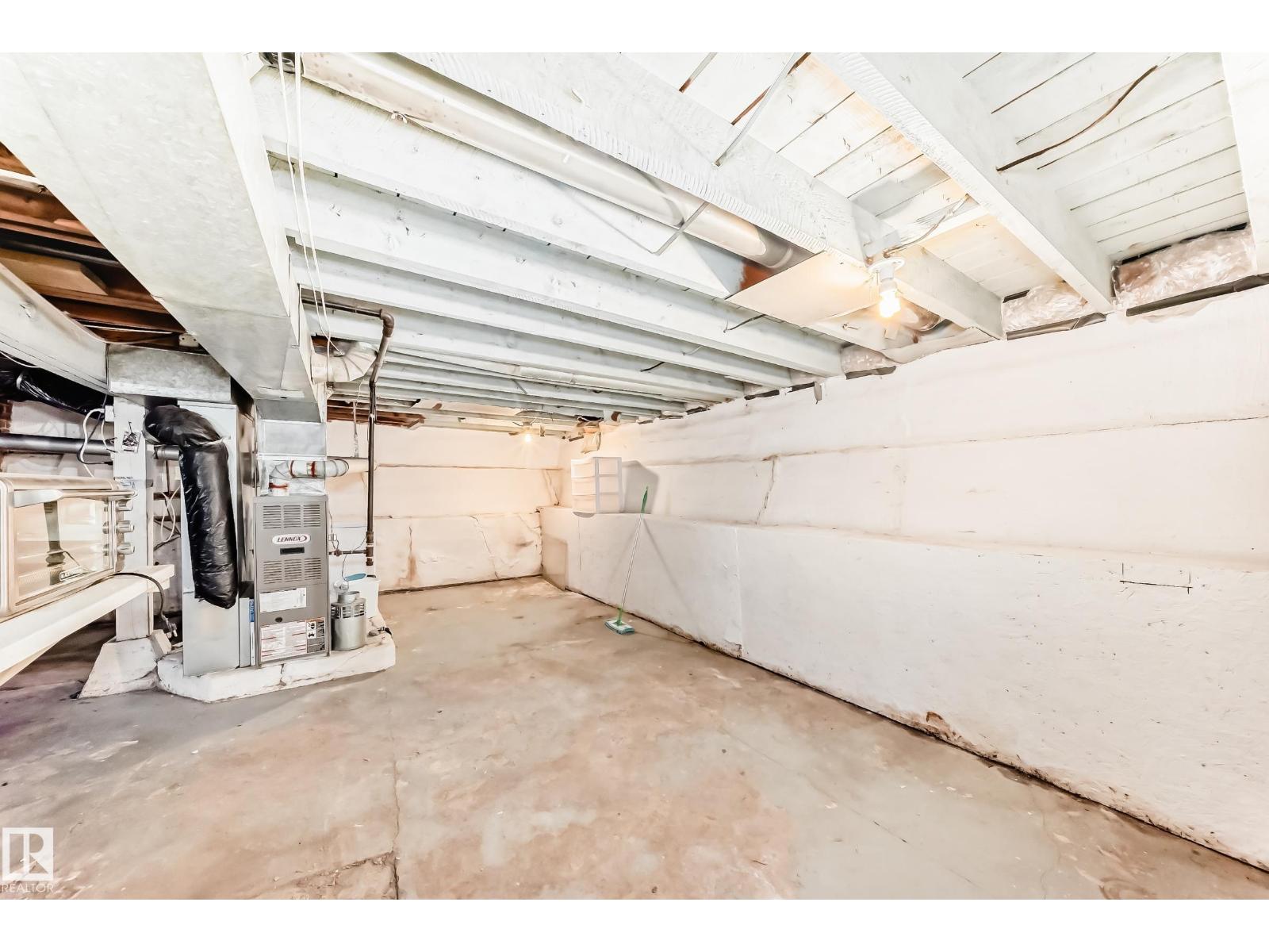 10564 92 ST NW, Edmonton