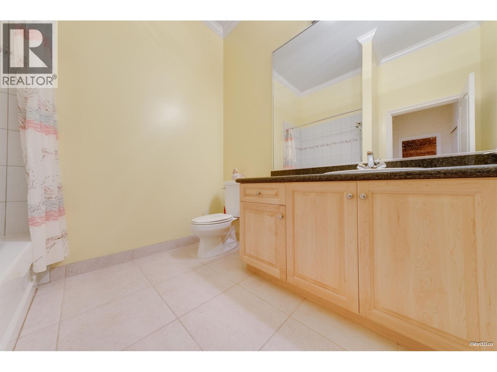 4989 CHALET PLACE, North Vancouver