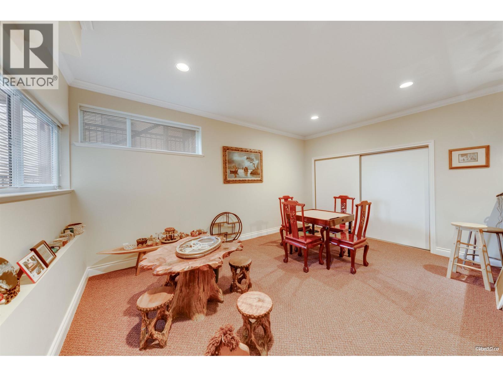 4989 CHALET PLACE, North Vancouver