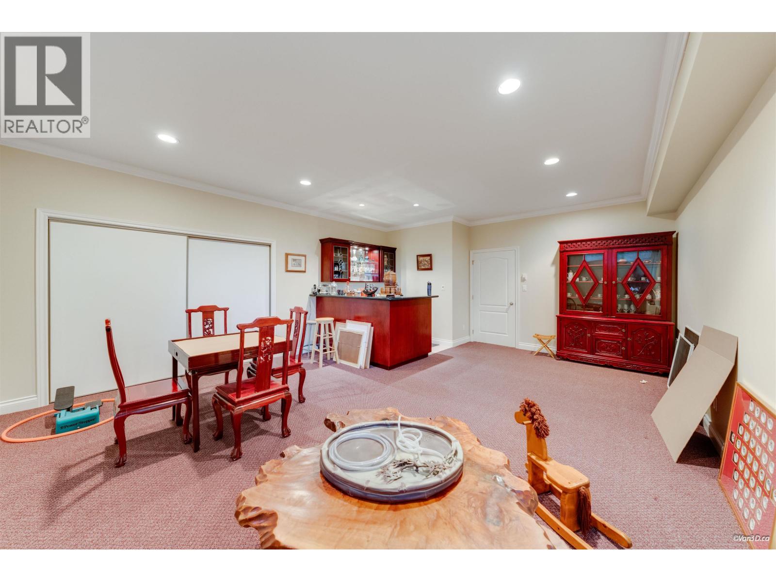 4989 CHALET PLACE, North Vancouver