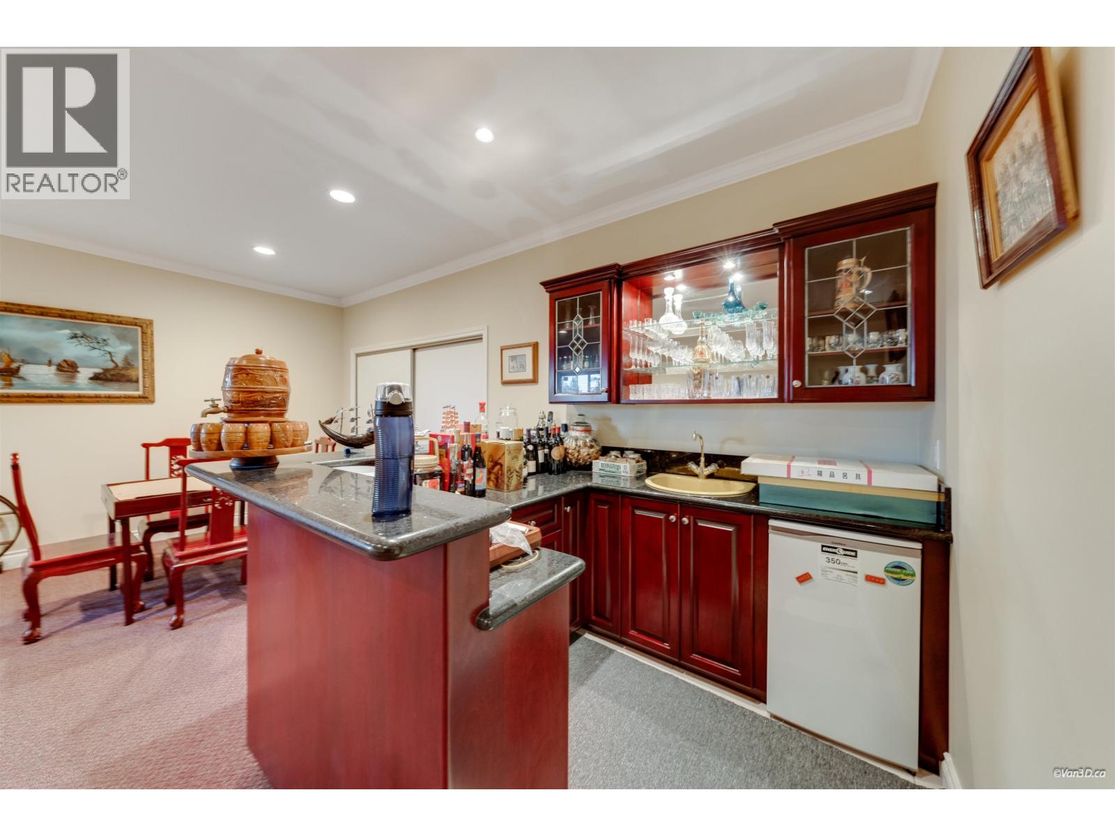 4989 CHALET PLACE, North Vancouver