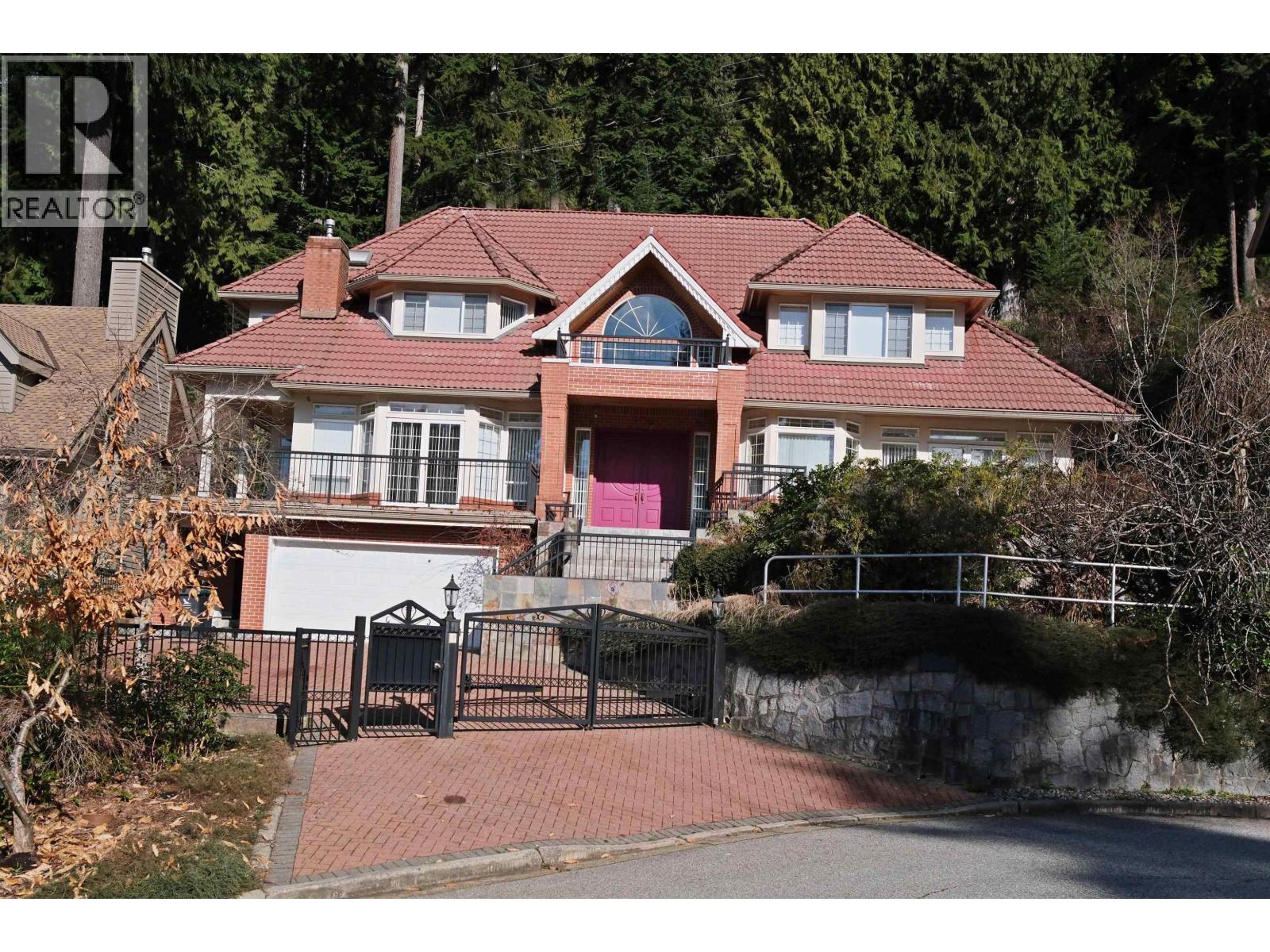 4989 CHALET PLACE, North Vancouver