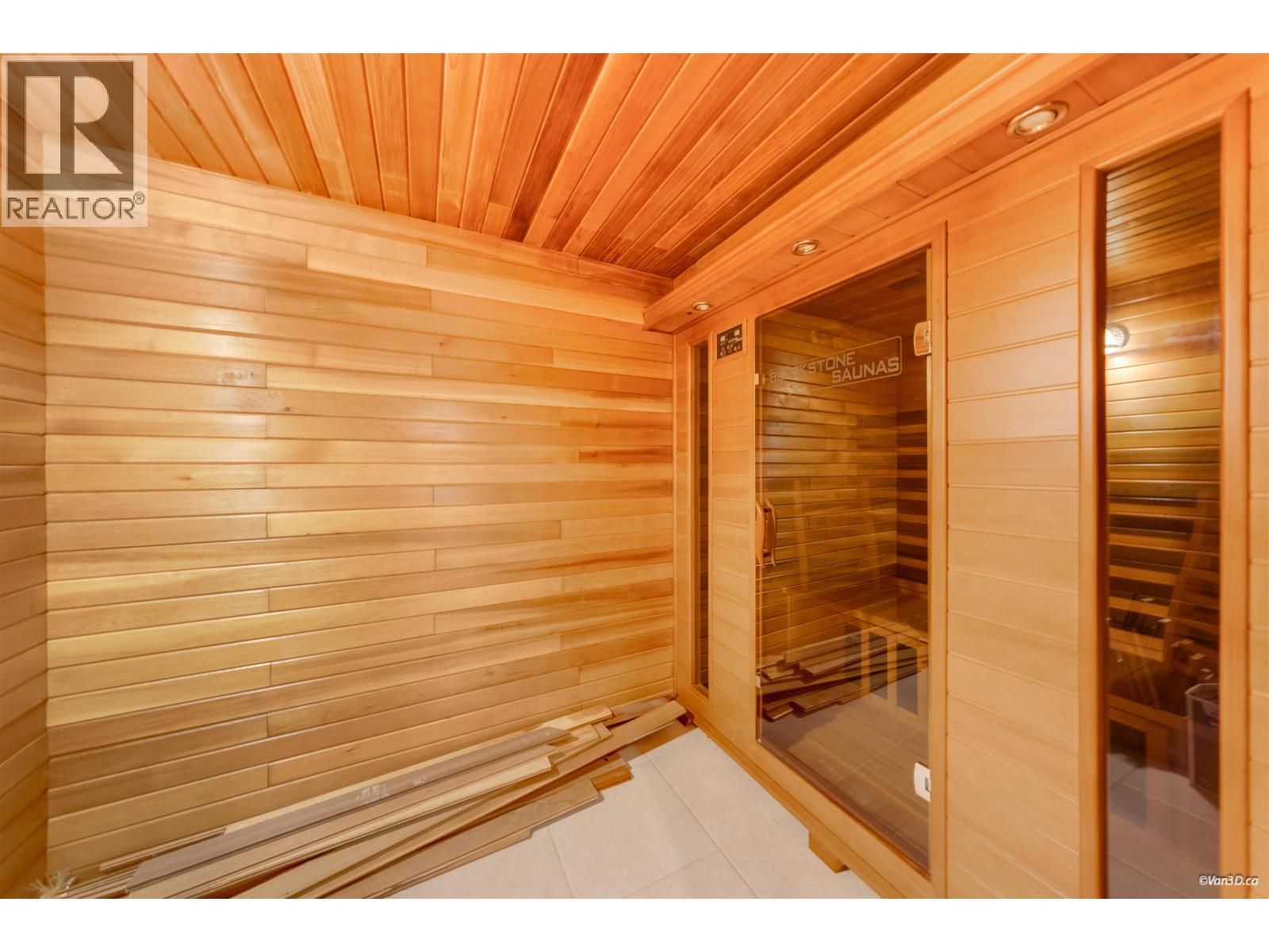 4989 CHALET PLACE, North Vancouver