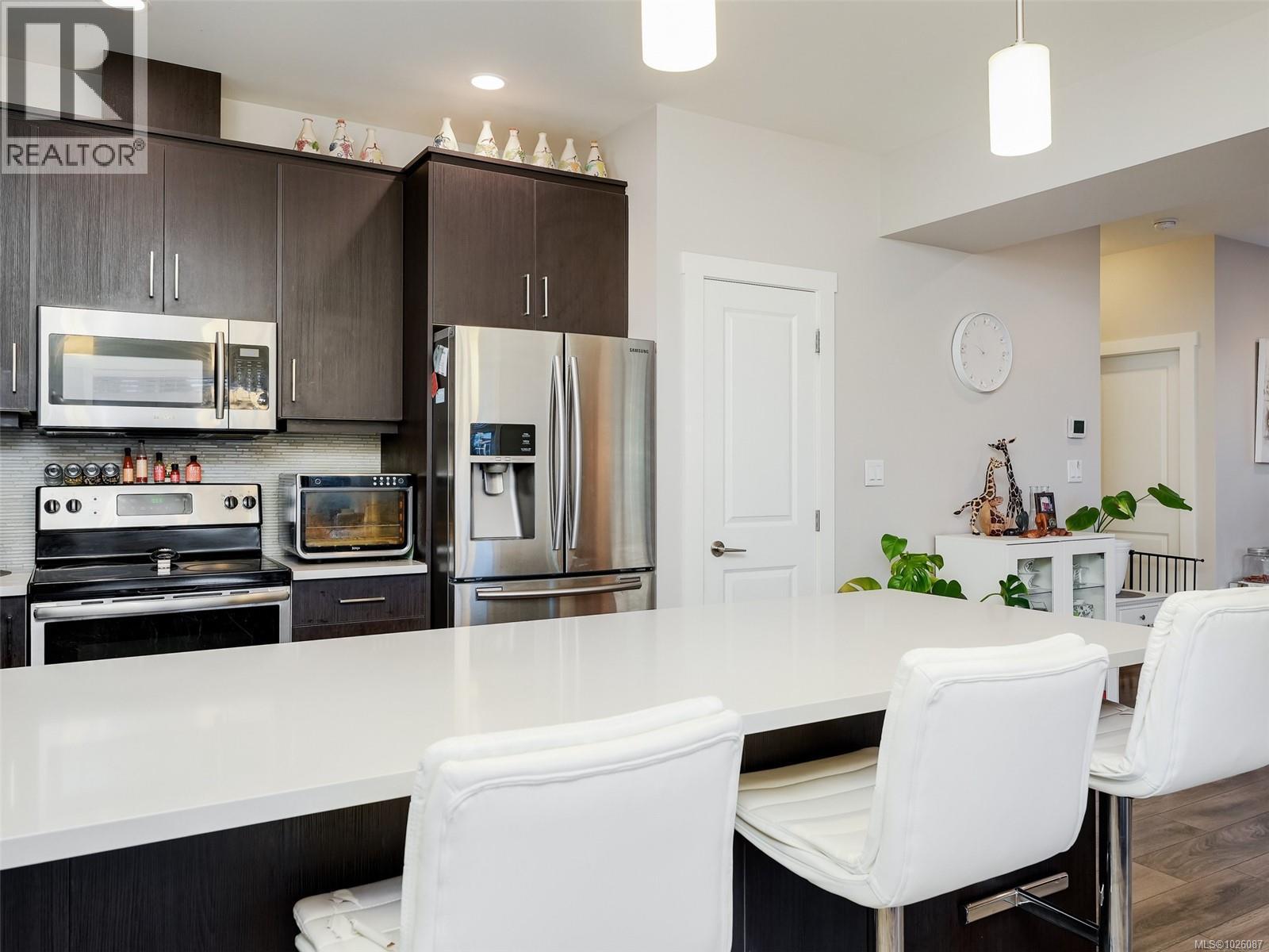 1326 BOMBARDIER CRES - 11