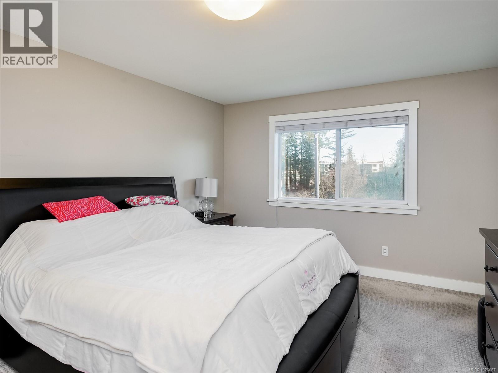 1326 BOMBARDIER CRES - 14