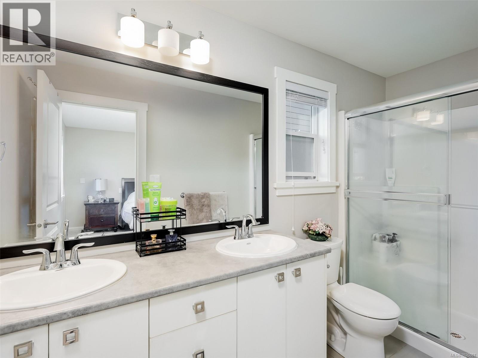 1326 BOMBARDIER CRES - 15