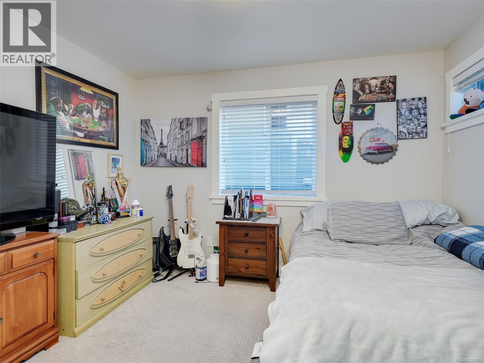 1326 BOMBARDIER CRES - 16