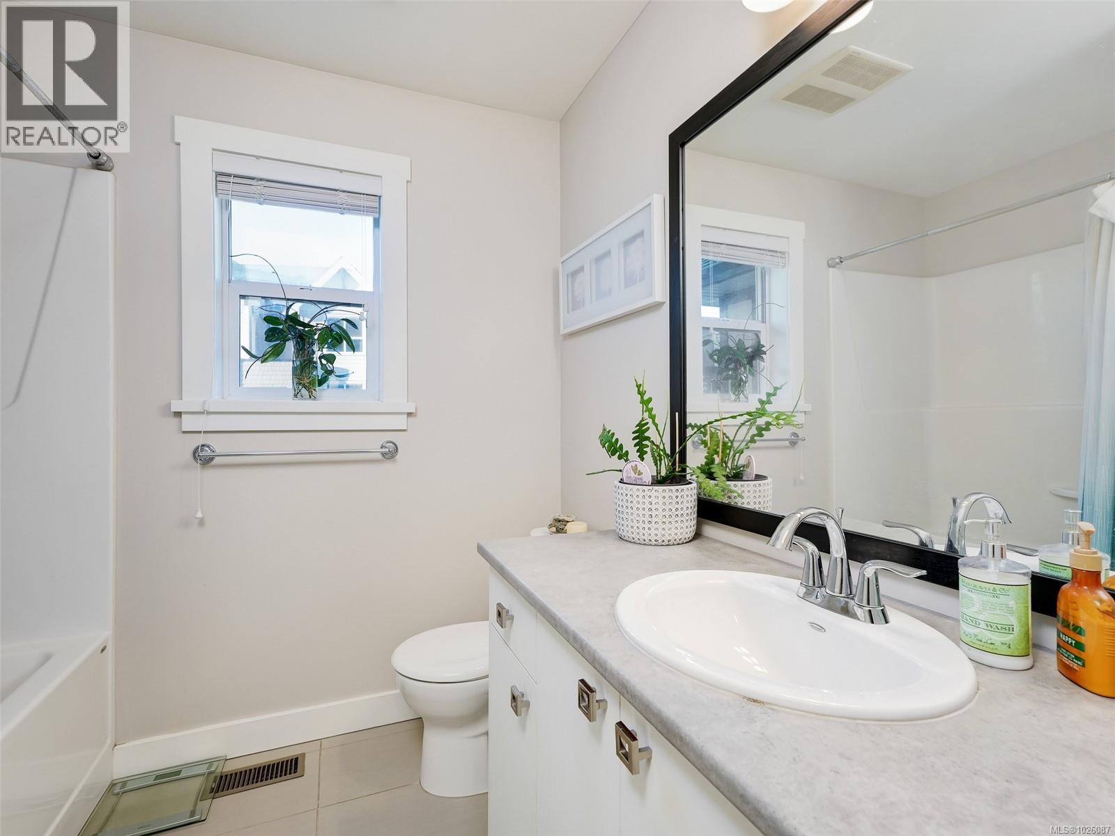 1326 BOMBARDIER CRES - 17