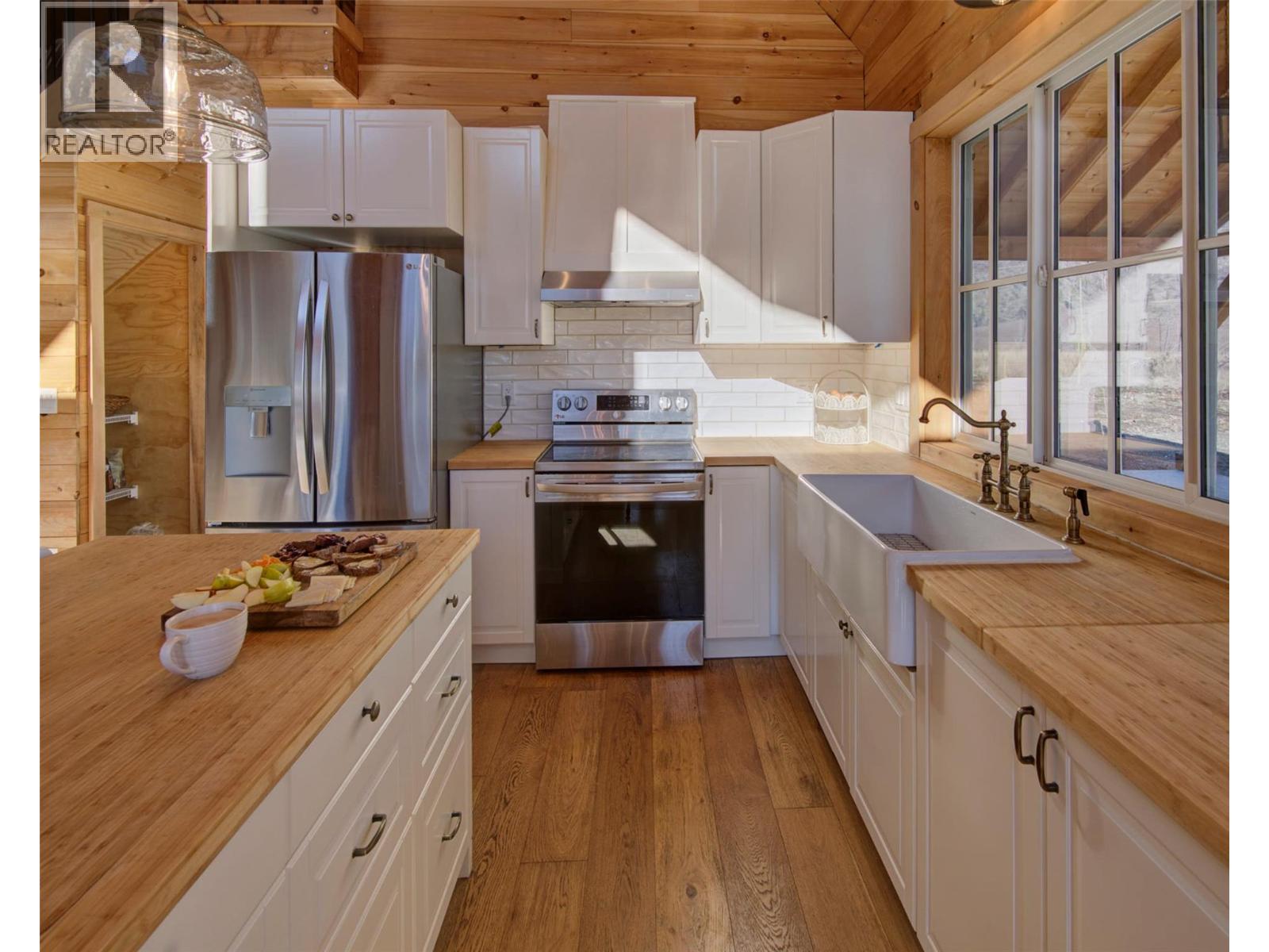  730 Six Mile Creek Road, Vernon