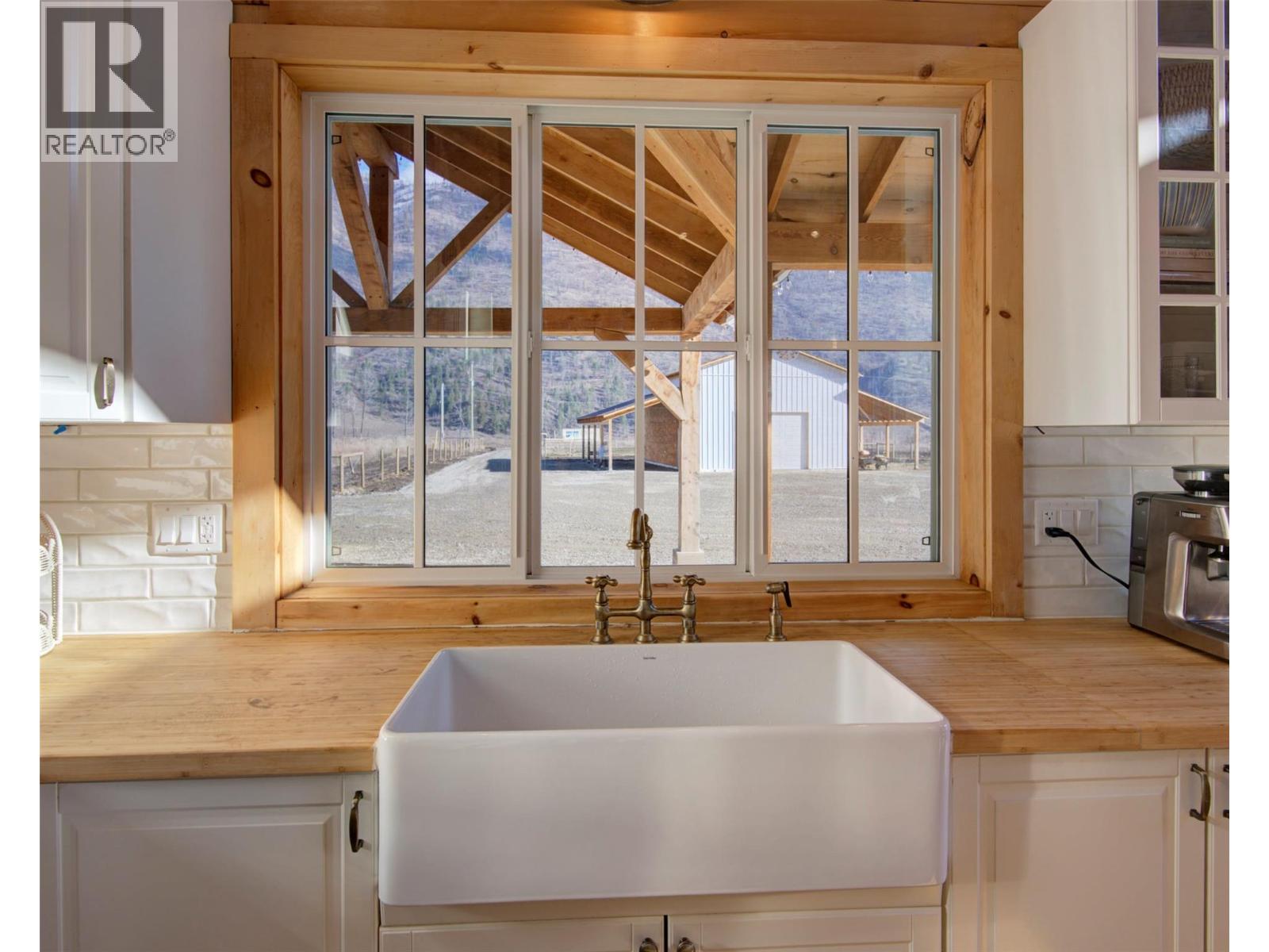  730 Six Mile Creek Road, Vernon